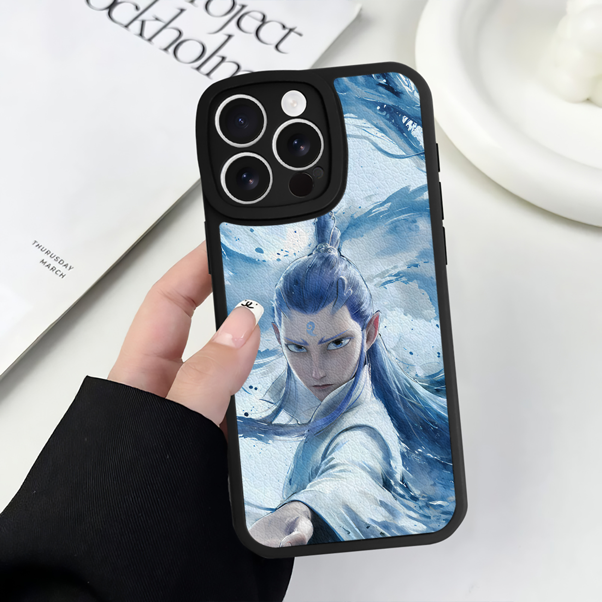（画像用） Ne Zha 2 ナタ 魔童の大暴れ 【iPhone 16シリーズ対応】シリコンスマホケース（レザー調） 材質：シリコン
